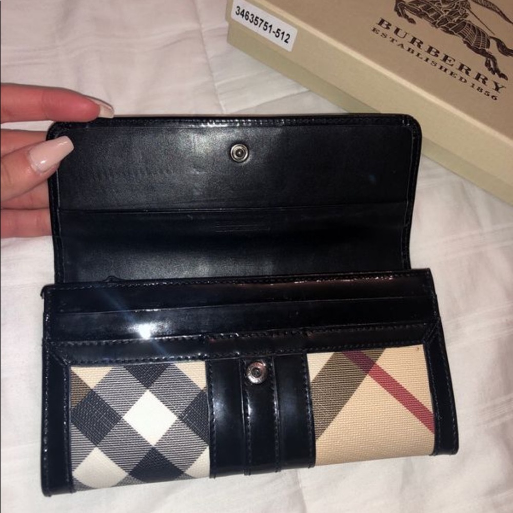 Burberry Authentic Wallet - Picture 6 of 6